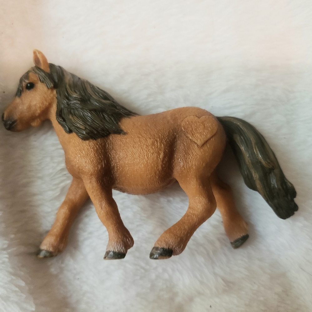 Schleich Miniature SHETLAND PONY MARE Horse 2013 Figure Heart